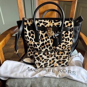 Michael Kors Large Hamilton Traveler & Jet Set Wallet Leopard Calf Hair Sun Tan 
